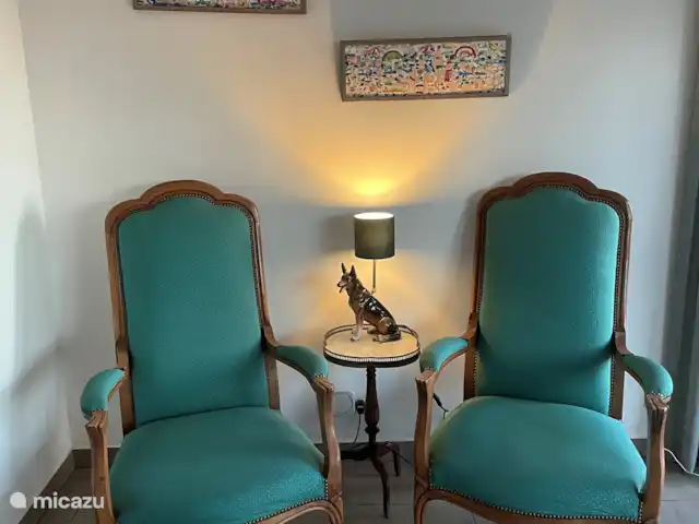 La Petite Villa Amarilla en Francia, Costa Azul, Grimaud - casa vacacional Asientos en el comedor