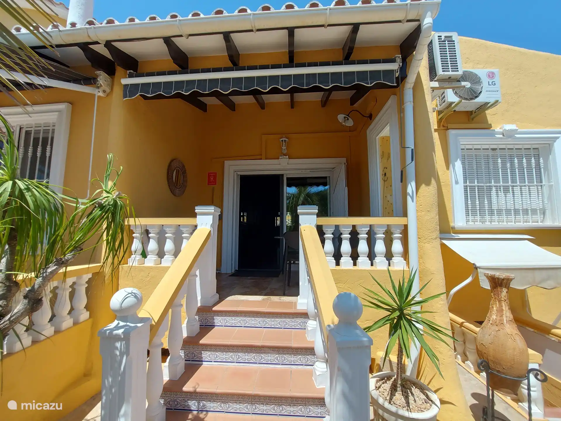 Terrasse à l’entrée