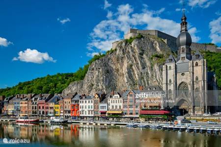 Dinant is 10 minutes by car from the bungalow