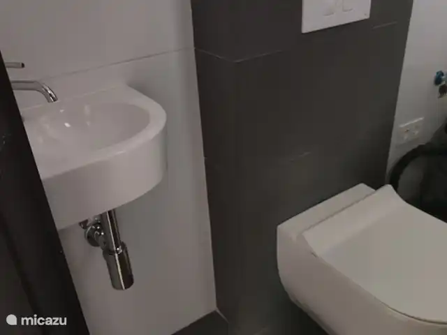 Luxe appartement met groot balkon huren in Spanje, Costa del Sol, Mijas Costa - appartement Apart toilet