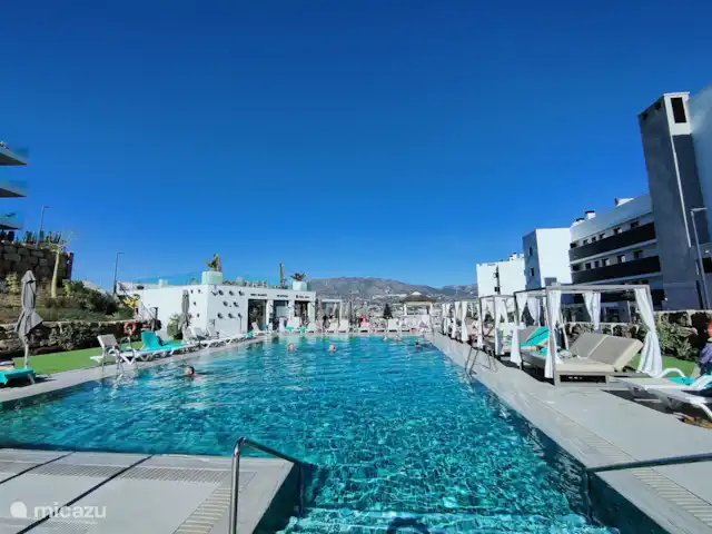 Luxe appartement met groot balkon huren in Spanje, Costa del Sol, Mijas Costa - appartement Gemeenschappelijk verwarmd zwembad