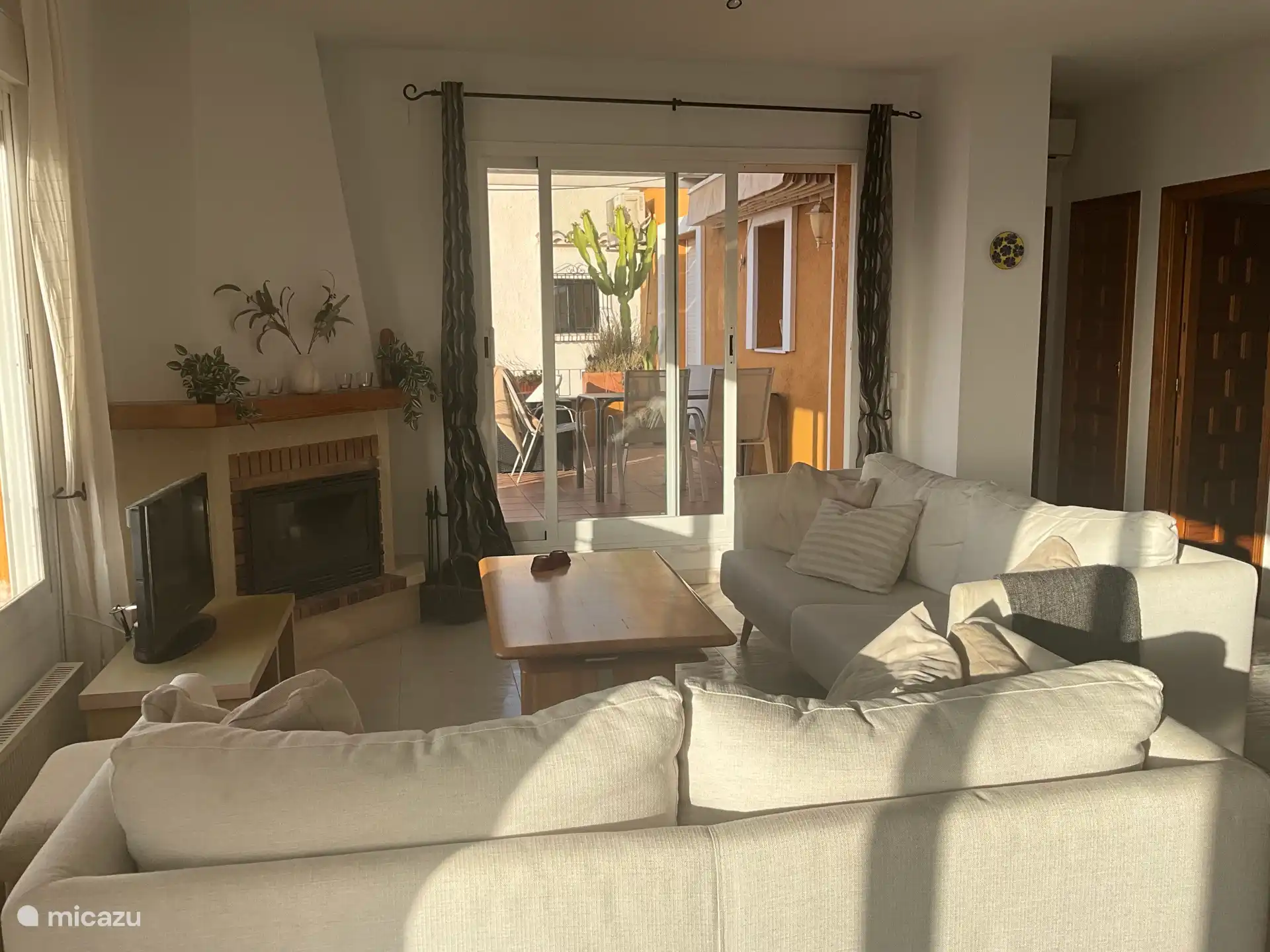 El salón está justo al lado de la terraza de la azotea