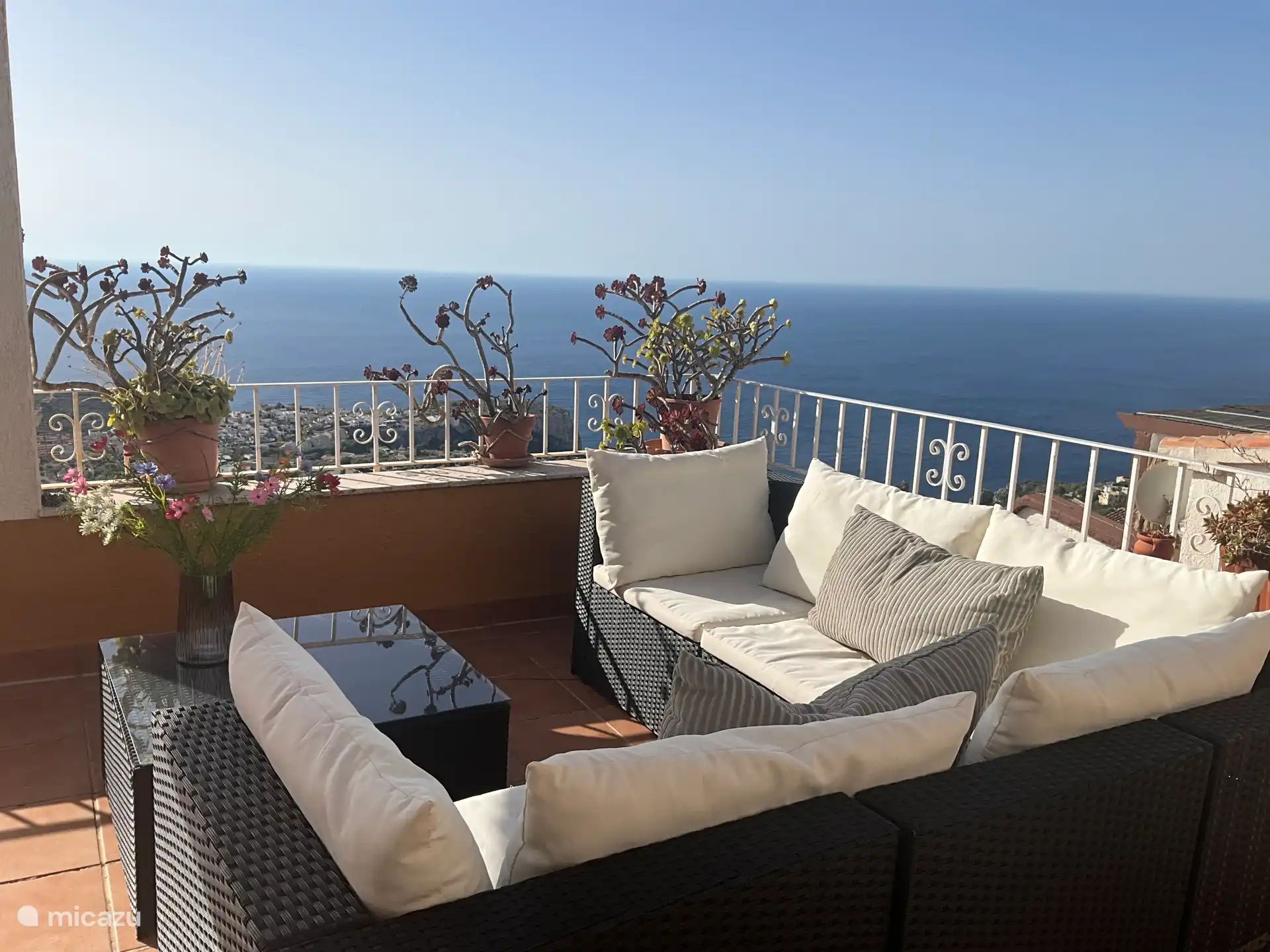 Terraza en la azotea con vistas impresionantes