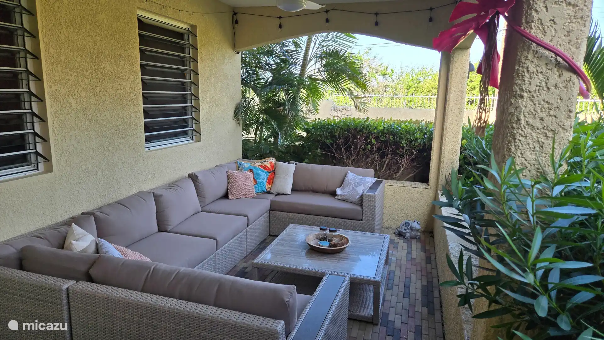 Cómodos asientos en el salón