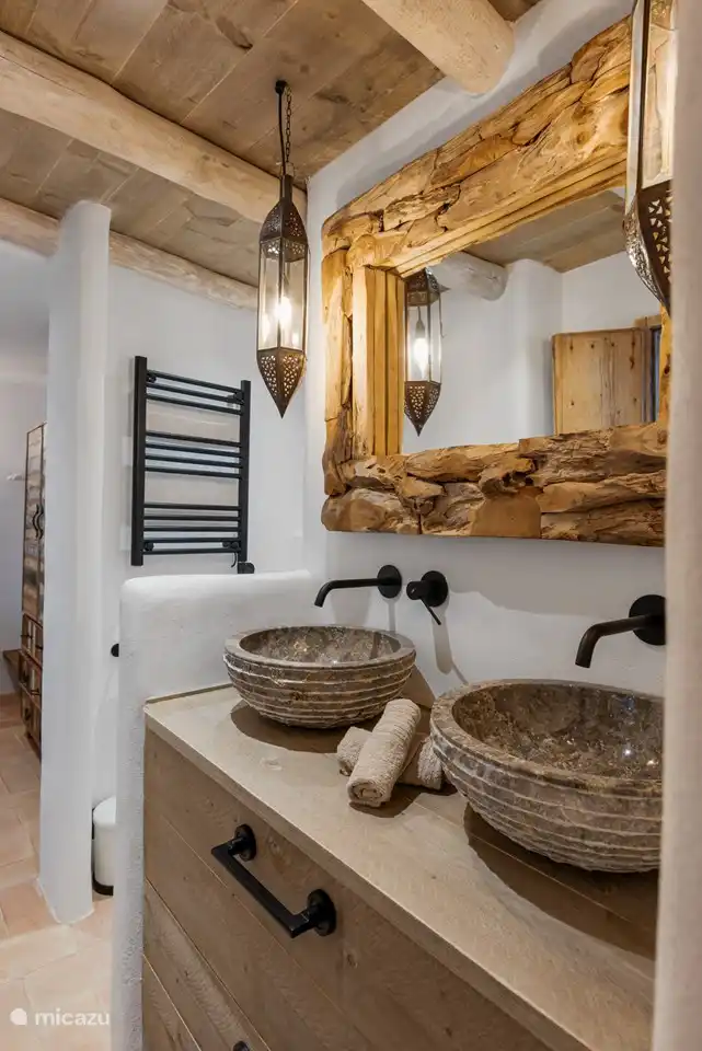 Salle de bain au rez-de-chaussée