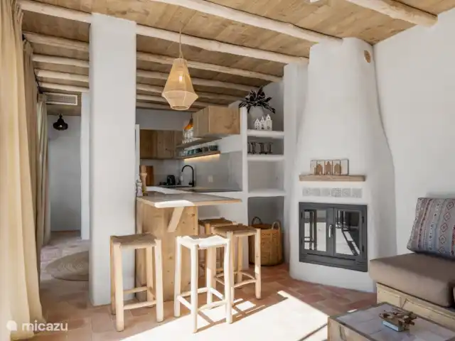 Casa Aduar Marbella Casco Antiguo 3b en España, Costa del Sol, Marbella - casa vacacional Salón con chimenea