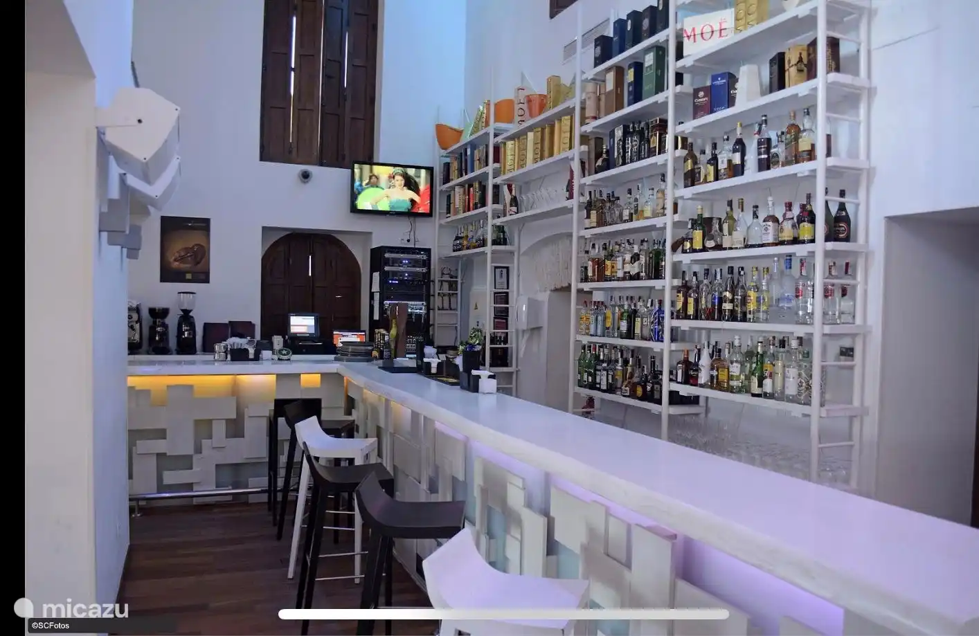 la barra del restaurante