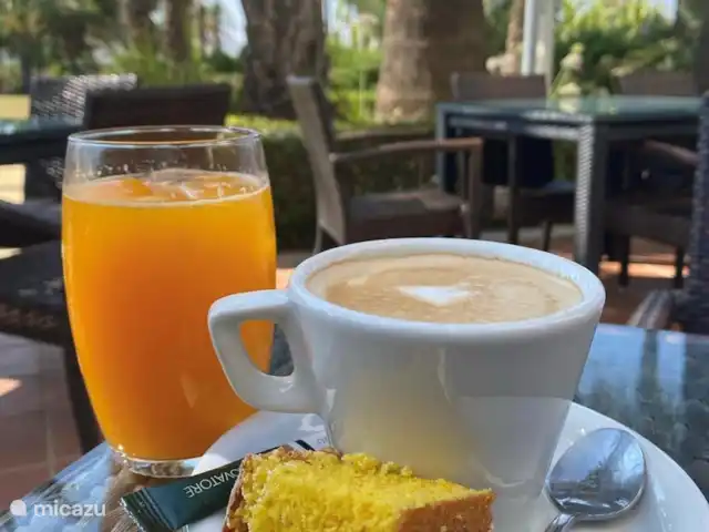 Casa Calida | Espagne, Costa Cálida, Sucina - appartement Délicieux capuchino avec gâteau typique de Murcie