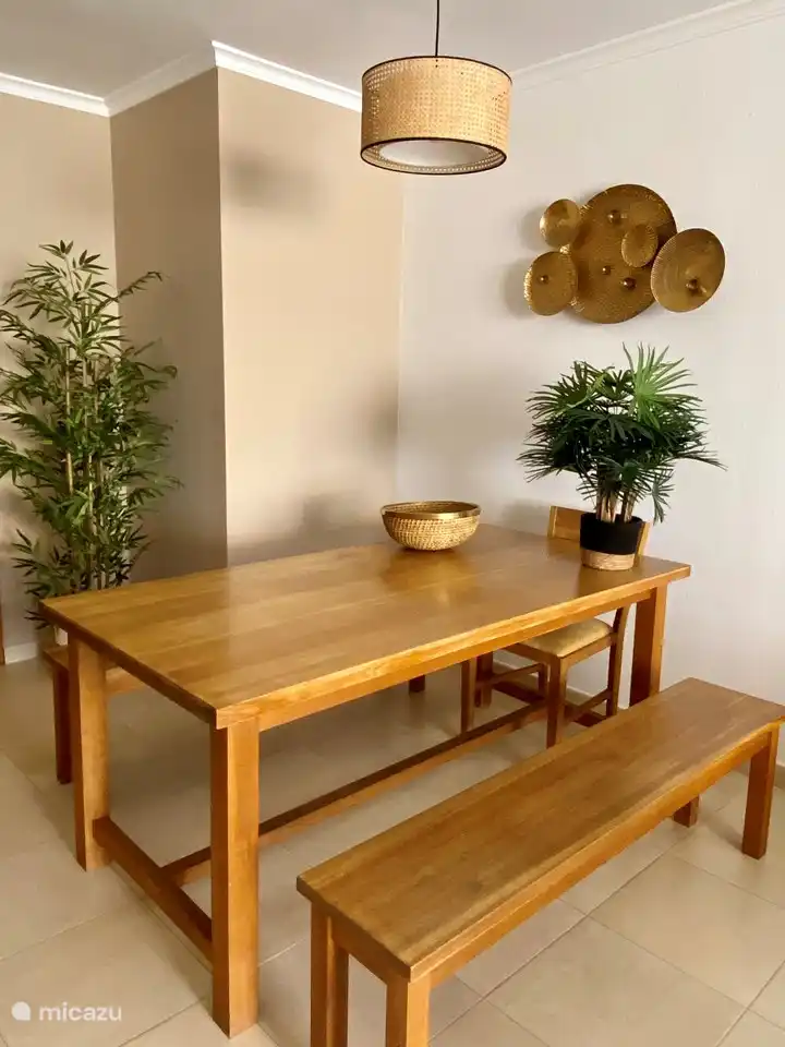 Table pour 6 à 8 personnes