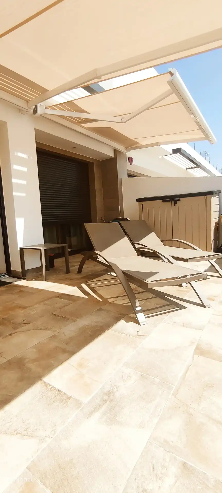 Prenez un bain de soleil en toute intimité sur la terrasse