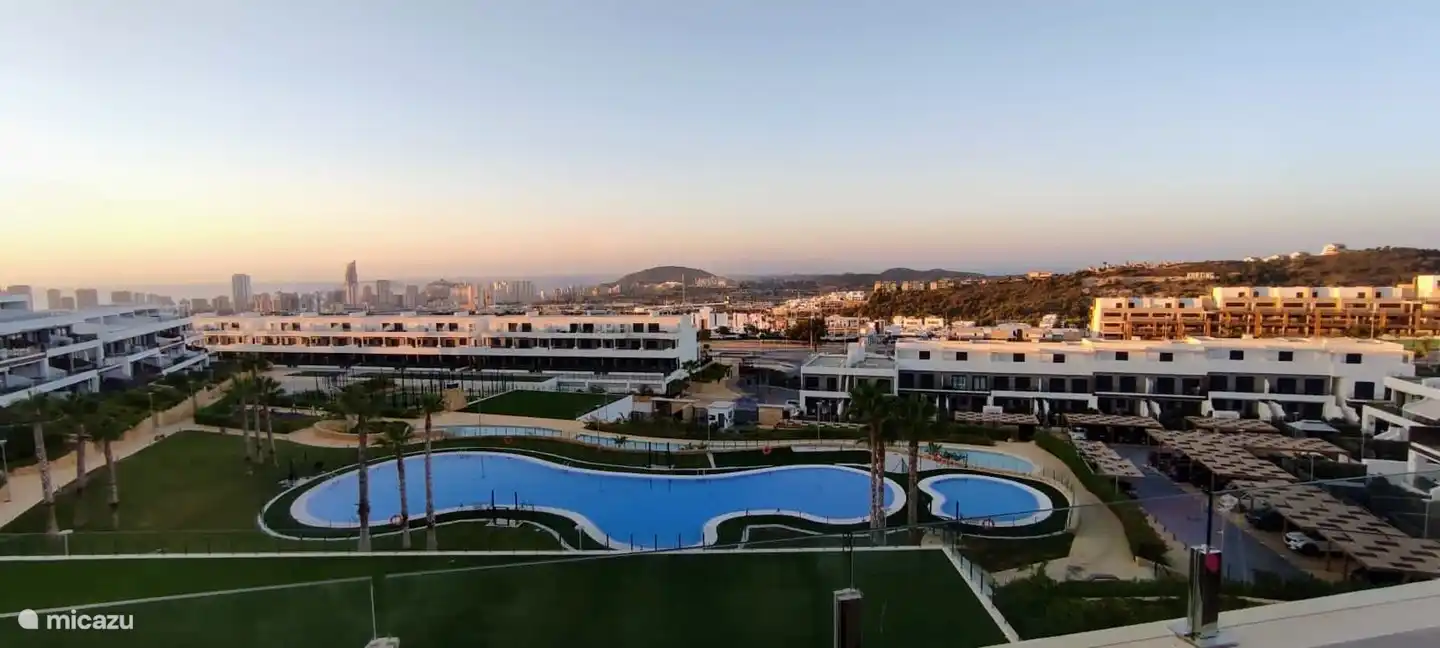 Vue avec soleil levant