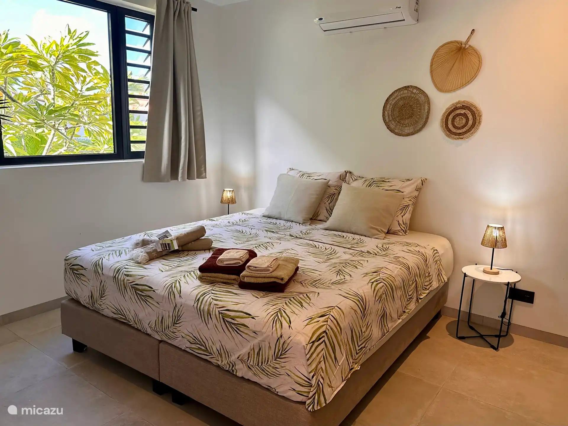 Master slaapkamer met 2-persoonsbed