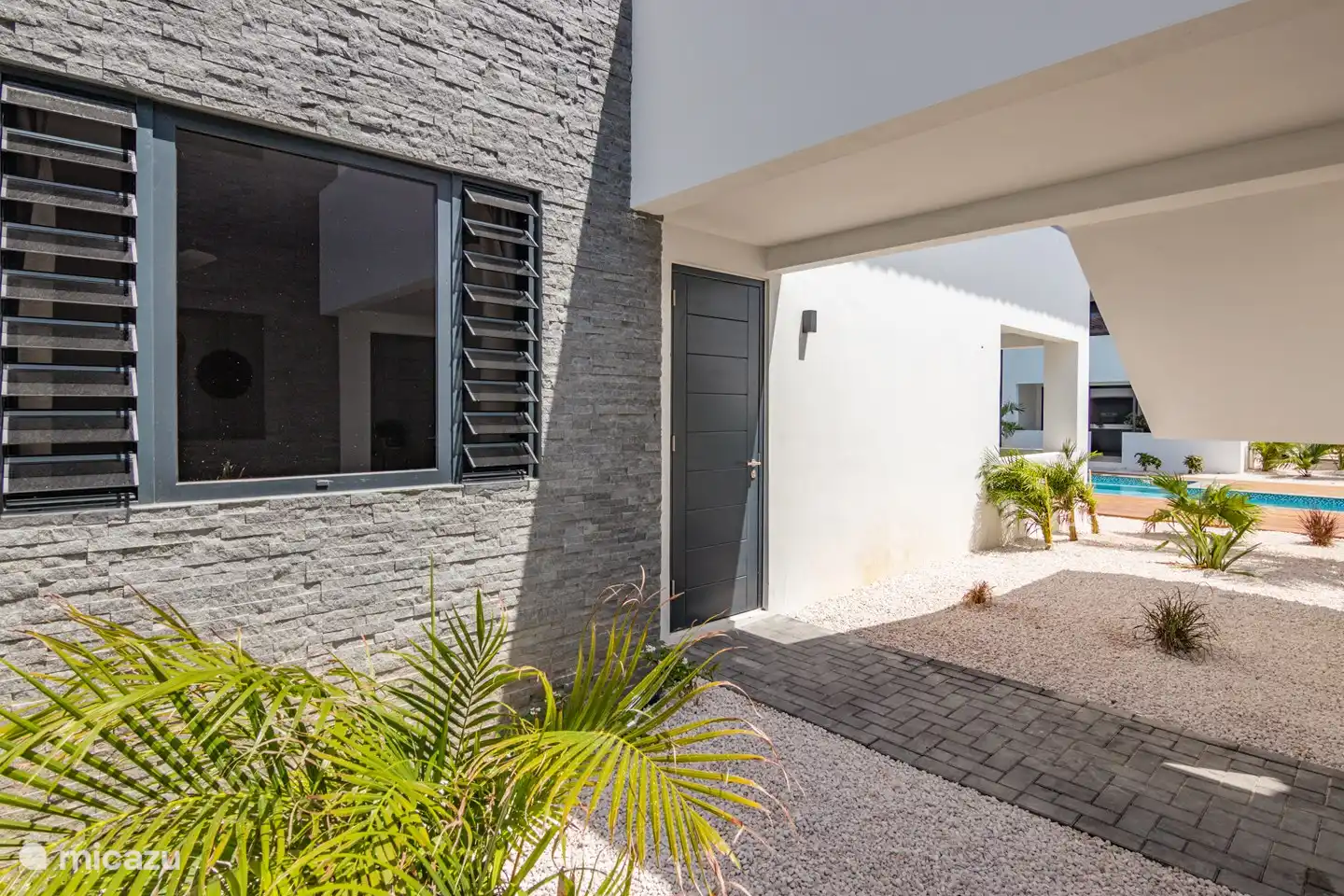 Entree van het appartement.