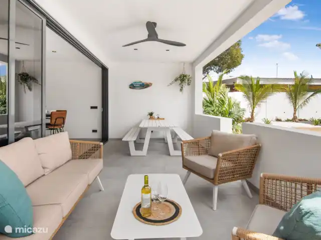 Appartement Rileks | Curaçao, Banda Ariba (est), Jan Thiel - appartement Profitez de la terrasse couverte.