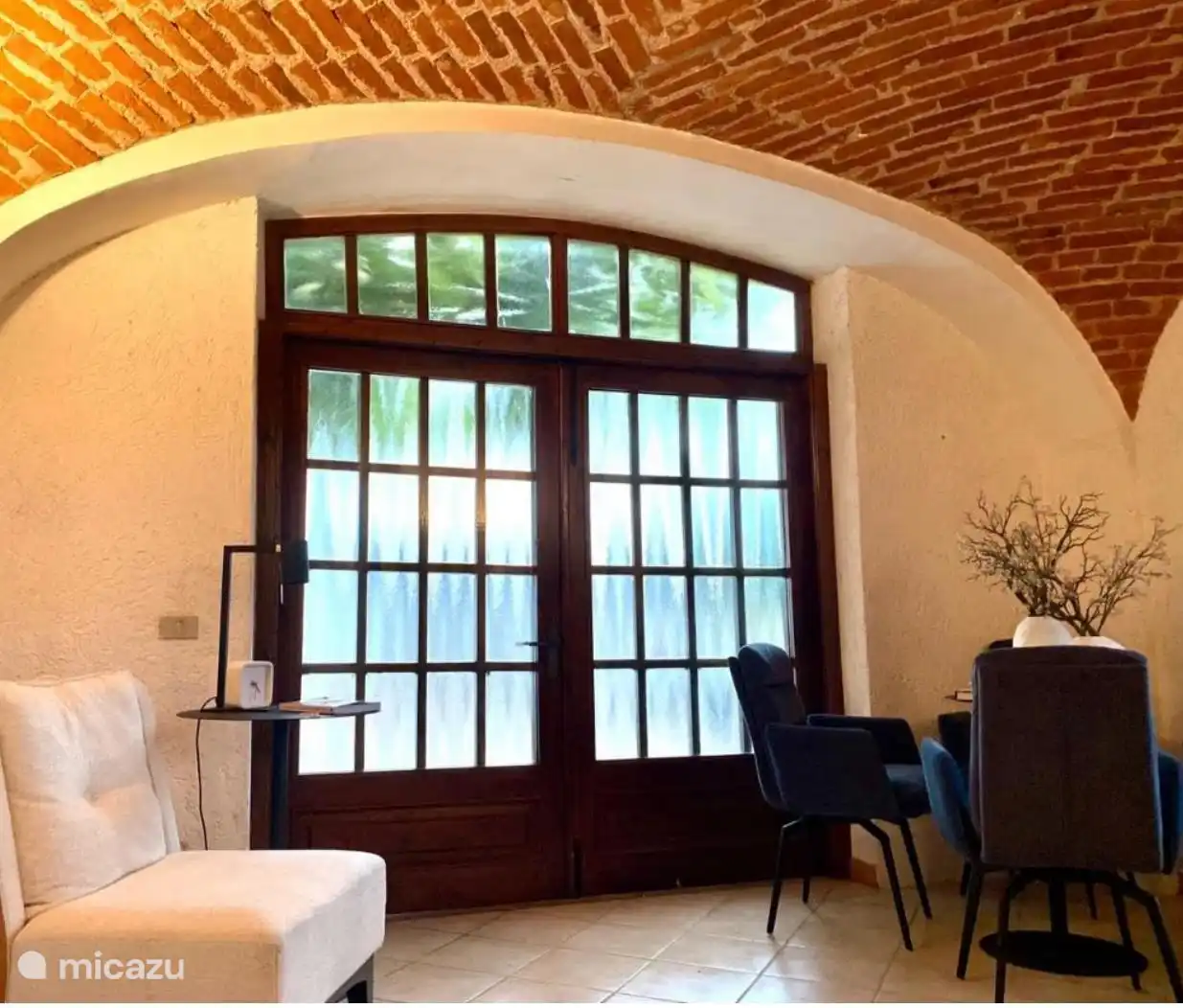 Salon / chambre principale annexe en bas