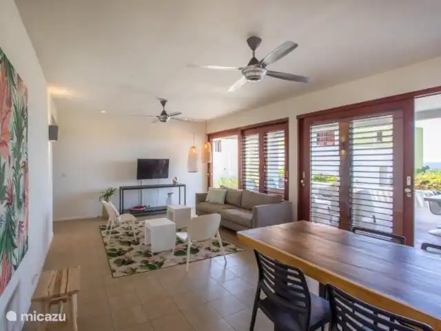 Boca Gentil | appartement côté baie 6 | Curaçao, Banda Ariba (est), Vista Royal - appartement Salon spacieux à l'intérieur.