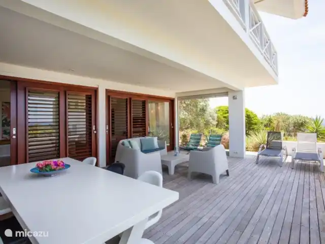 Boca Gentil | appartement côté baie 6 | Curaçao, Banda Ariba (est), Vista Royal - appartement Mobilier d'extérieur confortable pour une assise agréable à l'ombre.
