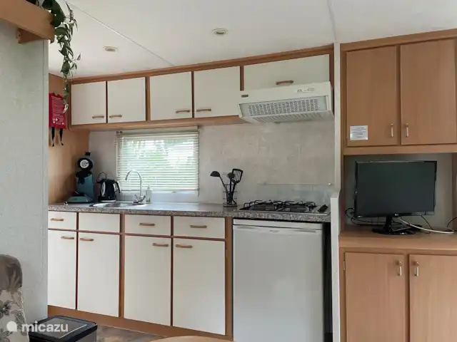 stacaravan huren in Nederland, Overijssel, Rheezerveen – Havik 90 - Camping de Klimberg Keuken