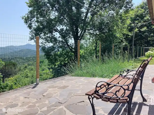 Casa Cossi | Italie, Ligurie, Maissana - maison de vacances Banc derrière la maison