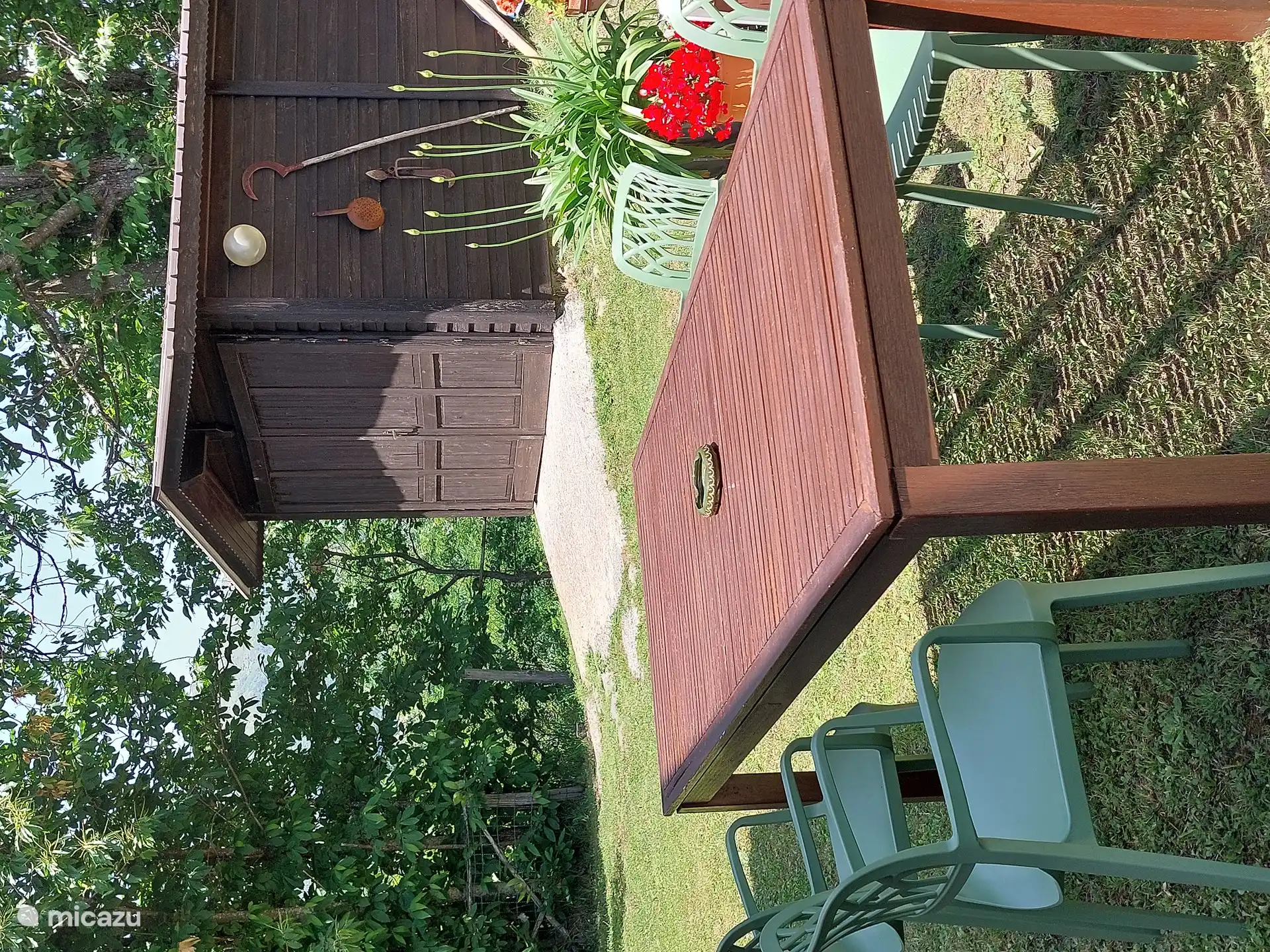 Salle à manger près de la cuisine