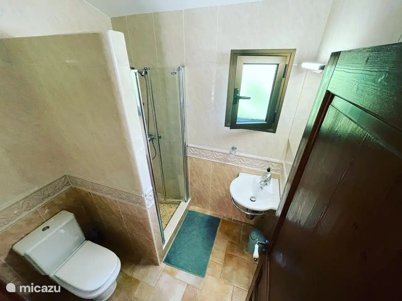 bathroom in bedroom 2