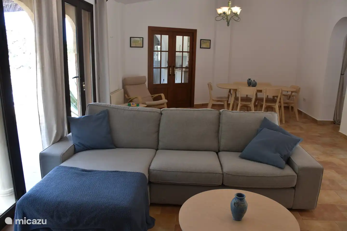 The living room, with air conditioning.