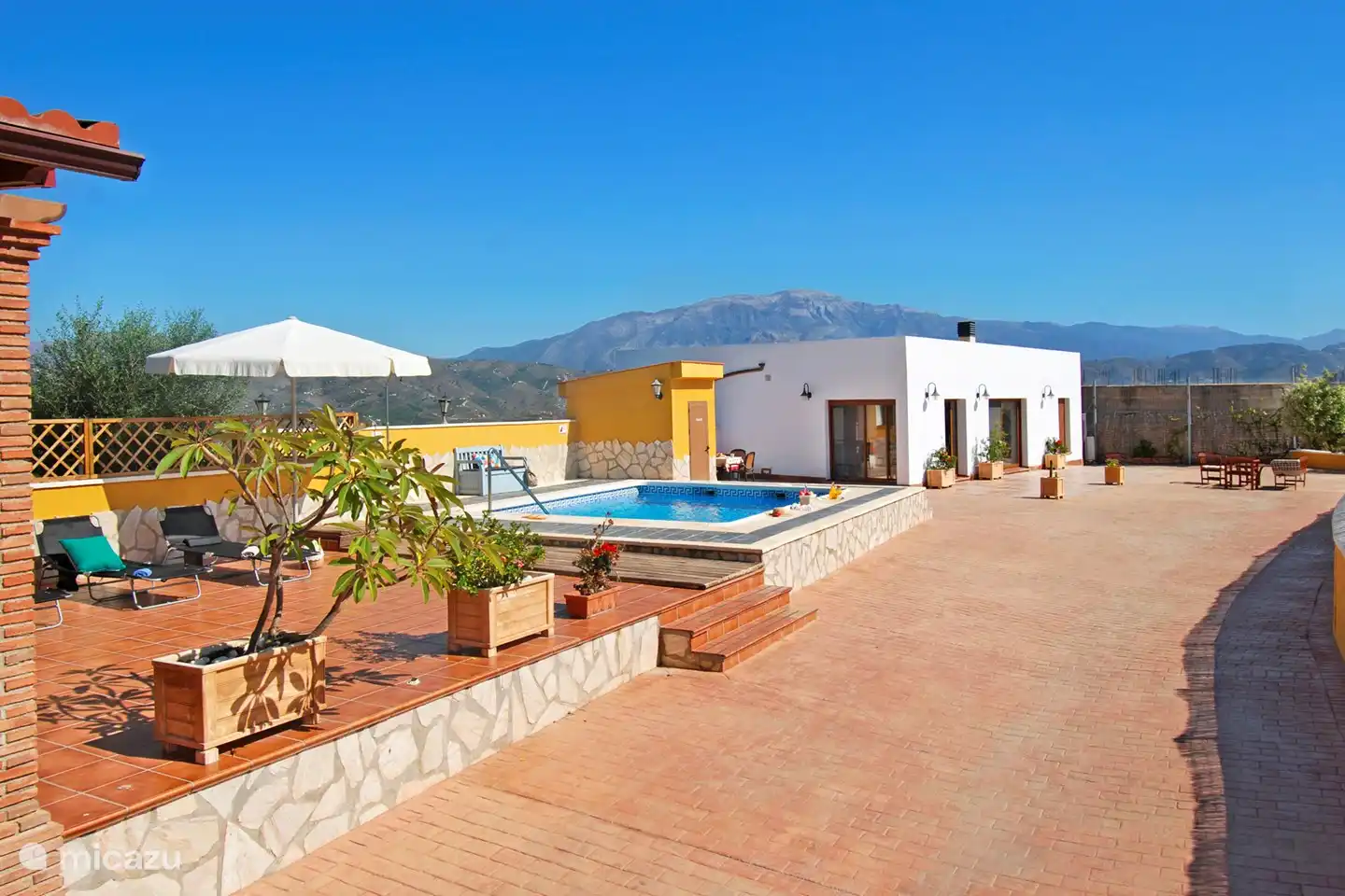 Platz, Sonne, Entspannung, schöne Aussicht und vieles mehr ...