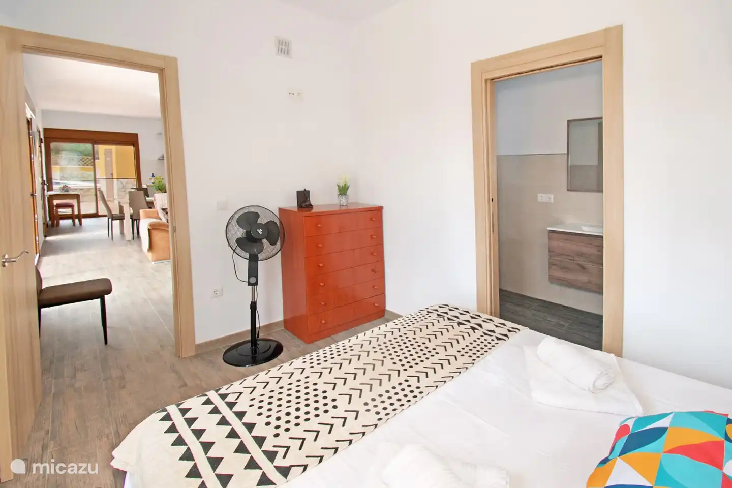 Schlafen Sie wie ein Baby und wachen Sie im Traum auf.