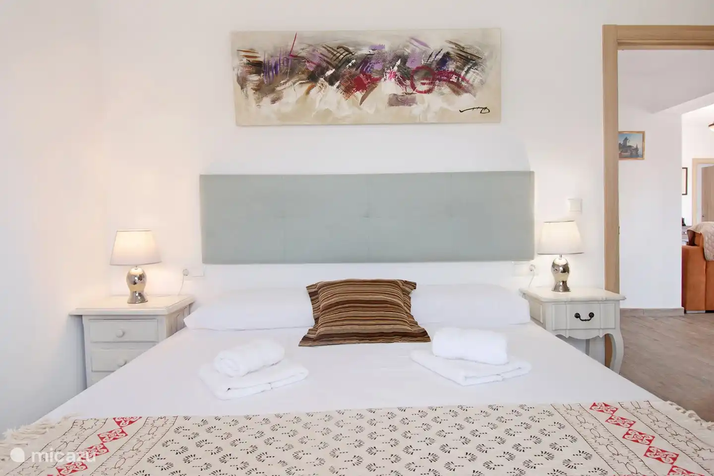 Auch im anderen Doppelzimmer können Sie wunderbar schlafen. Villa Monmar liegt in einer ruhigen Gegend.