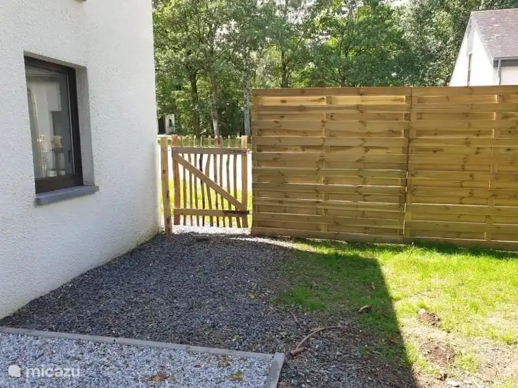 Perfekt eingezäunter Garten für Ihr Haustier