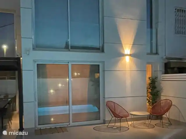 Casa VDK | Espagne, Costa Cálida, Los Alcázares - villa Au rez-de-chaussée il y a 4 grandes portes coulissantes pour accéder au jardin