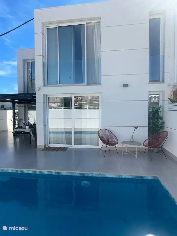 Vue de face de la maison