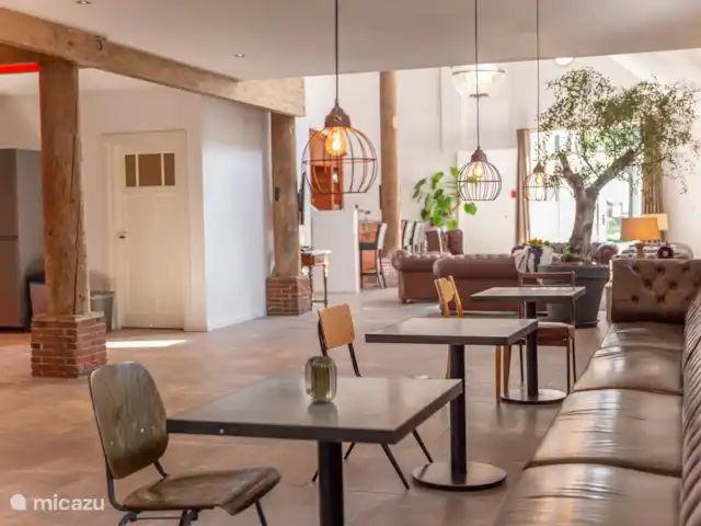 La Herenboerderij | Pays-Bas, Drenthe, Deuxième Exloërmond - ferme Coins salons dans la grande cuisine