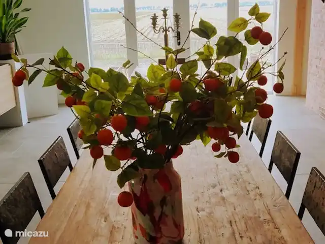 La Herenboerderij | Pays-Bas, Drenthe, Deuxième Exloërmond - ferme Des fleurs sur la table