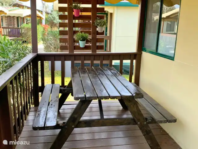 Casa Rossa XIII - climatisation et véranda ! | Italie, Toscane, Viareggio - mobil-home Véranda avec table de pique-