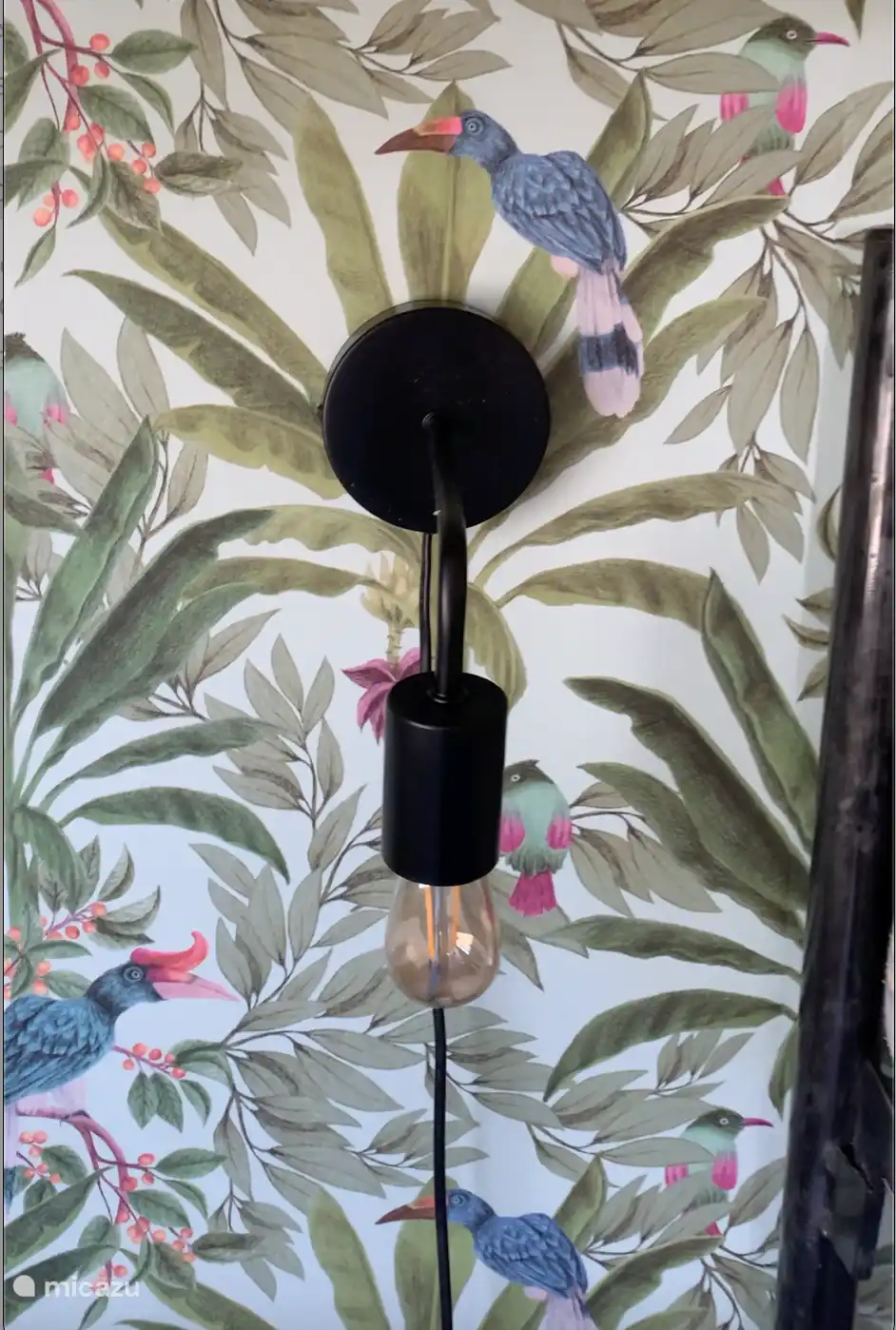 Fröhliche Tapete im Schlafzimmer 2