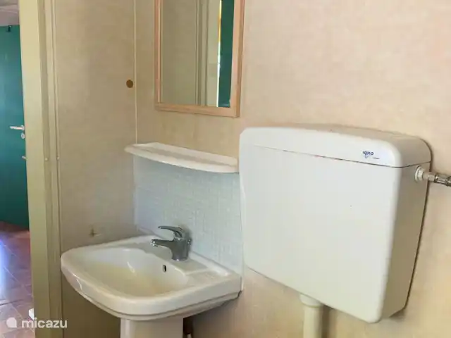 Casa Rossa XIII - climatisation et véranda ! | Italie, Toscane, Viareggio - mobil-home Lavabo dans la salle de bain