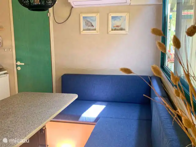 Casa Rossa XIII - climatisation et véranda ! | Italie, Toscane, Viareggio - mobil-home Canapé d’angle dans le coin salon