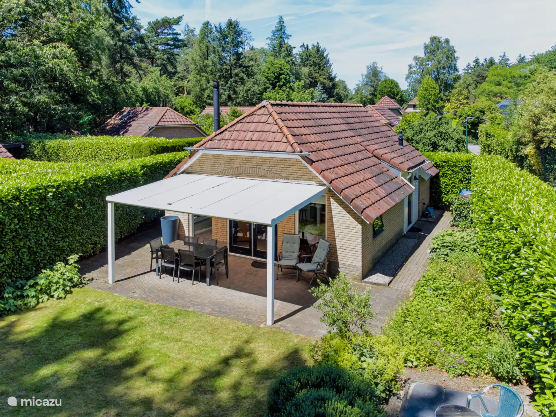 Terras met overkapping