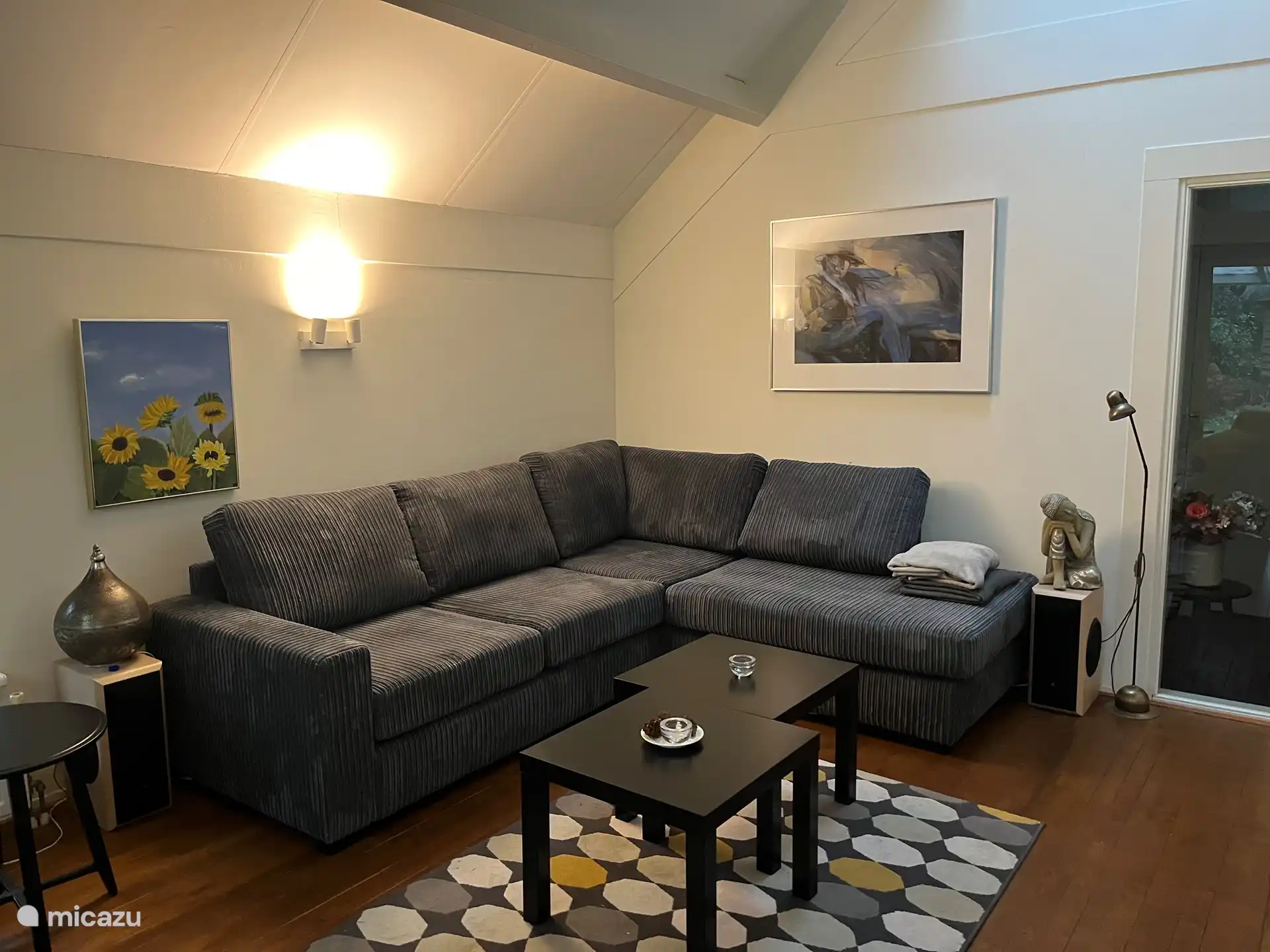 Neues bequemes Loungesofa eingetroffen!