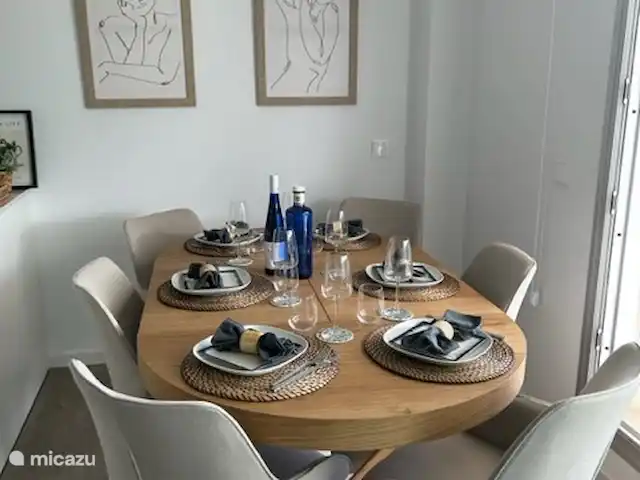 Serenity Collection huren in Spanje, Costa del Sol, Estepona - appartement Eettafel binnen