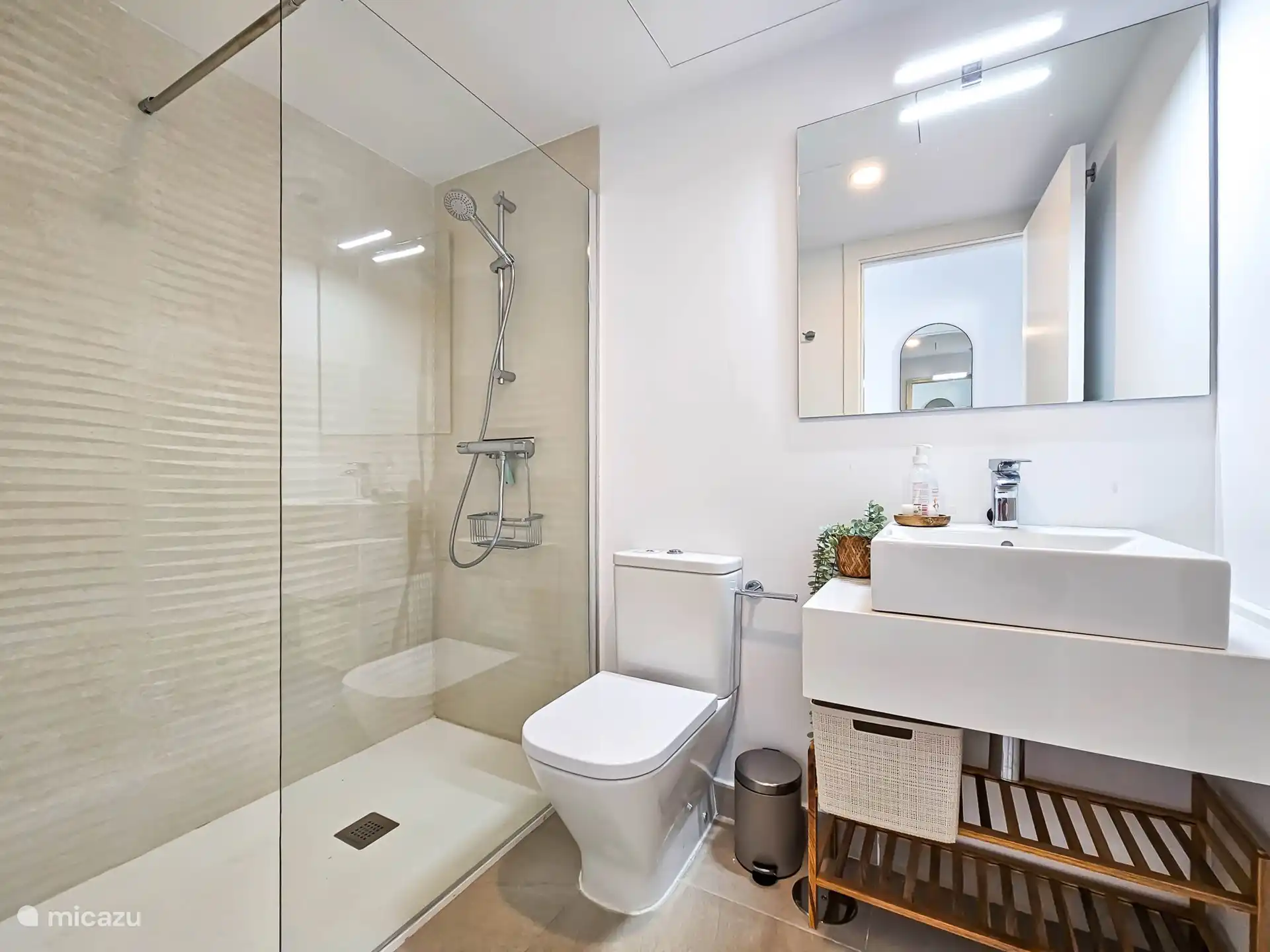 Badezimmer neben dem zweiten Schlafzimmer