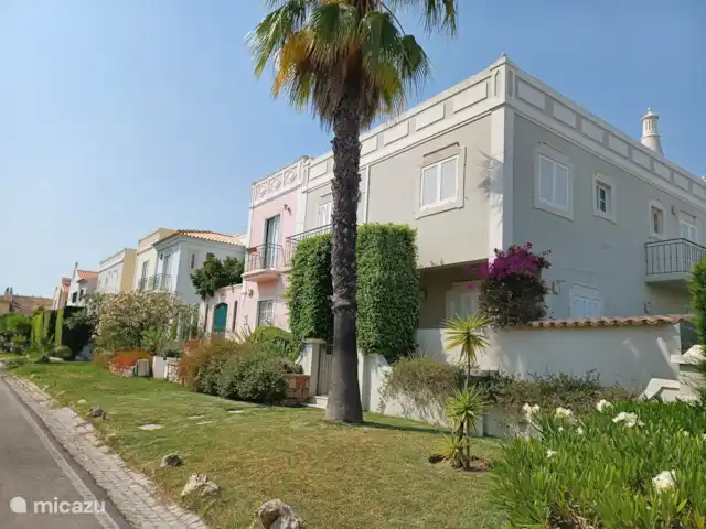 Casa com Piscina Vilamoura huren in Portugal, Algarve, Quarteira - geschakelde woning