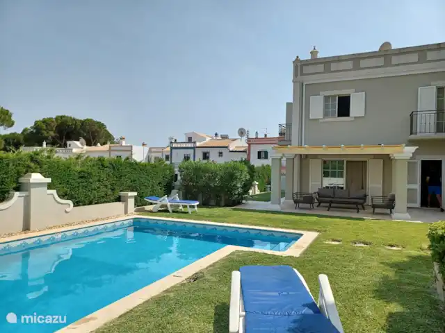 Casa com Piscina Vilamoura huren in Portugal, Algarve, Quarteira - geschakelde woning Casa com Piscina Vilamoura huren in Portugal, Algarve, Quarteira - geschakelde woning