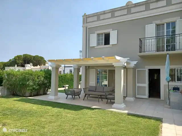 Casa com Piscina Vilamoura huren in Portugal, Algarve, Quarteira - geschakelde woning