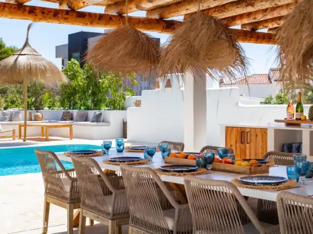 Villa Mozart en España, Costa Blanca, Jávea - villa Cocina exterior y vista a la piscina.