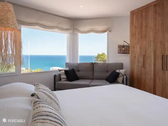 Villa Mozart en España, Costa Blanca, Jávea - villa Dormitorio con vista al mar en la torre.