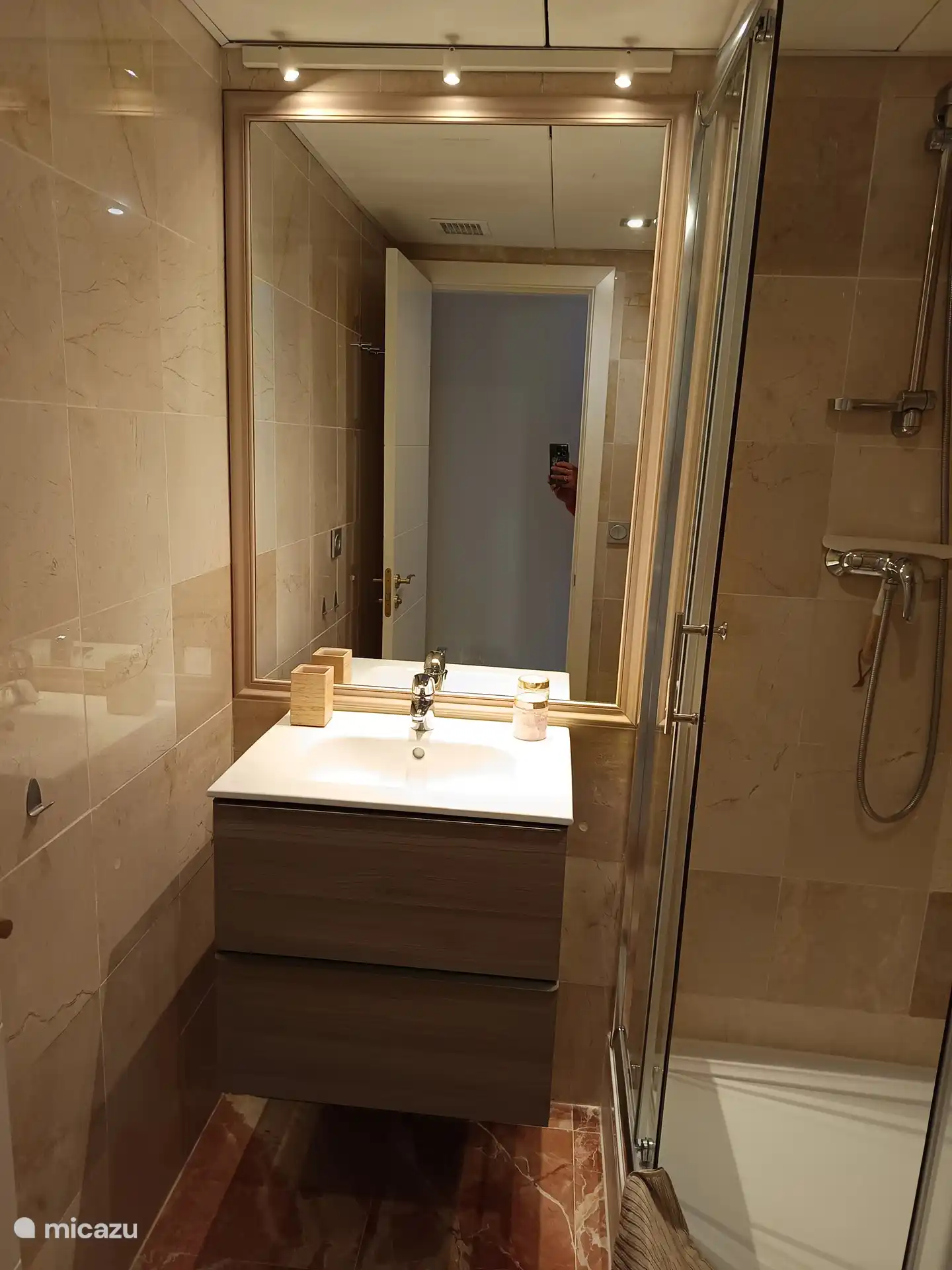 Mueble de ba&#241;o renovado