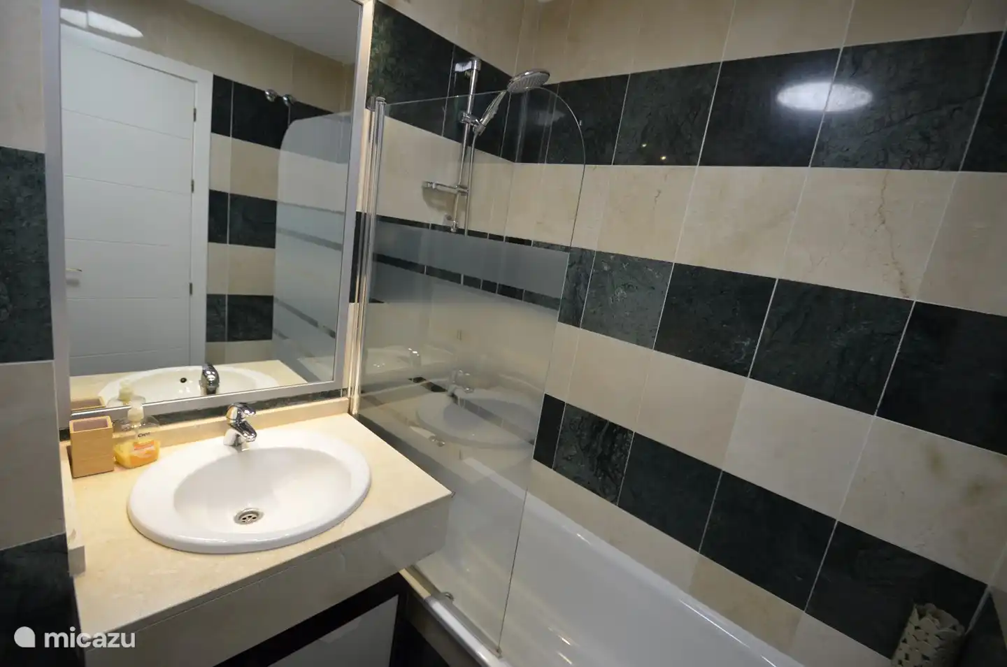 Ba&#241;o Habitaci&#243;n 1 con ba&#241;o