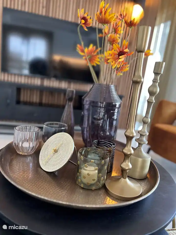 Attraktive Dekoration im ganzen Haus.